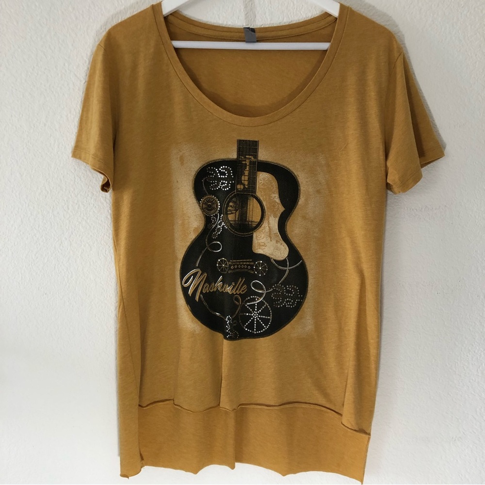 Nashville Guitar Hi Lo Hem Graphic T-Shirt